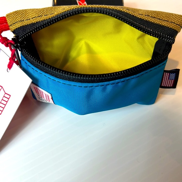 NWT Topo Micro Accessory Bag. Color khaki & turquoise - Picture 4 of 7